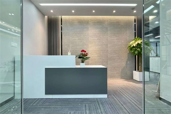 汤臣金融大厦出租168平带装修家居世纪达到地铁口